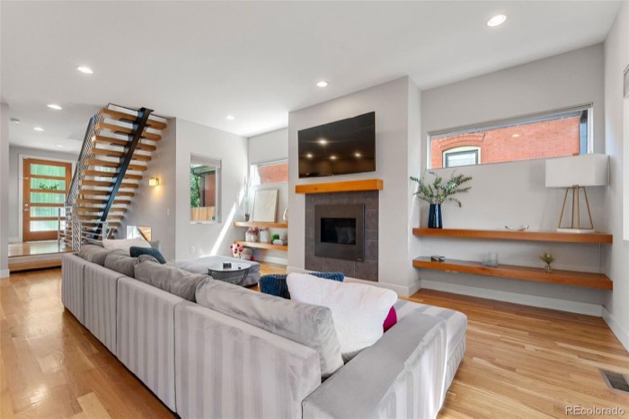 611 South Washington Street — photo 6
